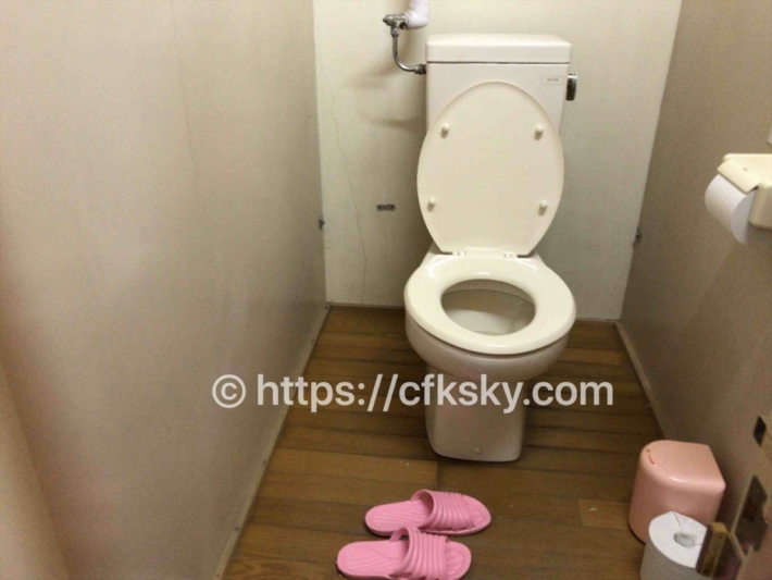 菅平高原ファミリーオートキャンプ場の女性専用トイレの土足禁止