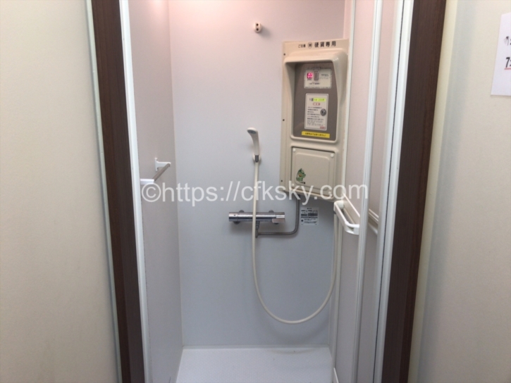キャプマナビス海サイトのシャワー個室