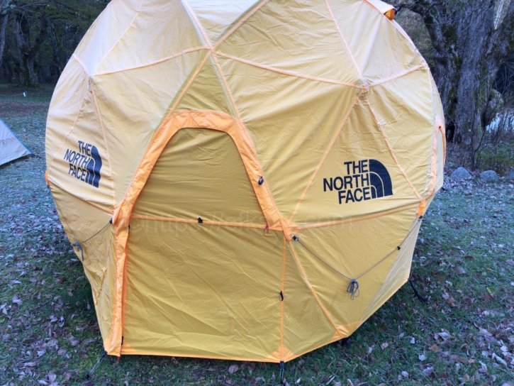 徳澤キャンプキャンプ場の常設テントも氷点下で凍っていた