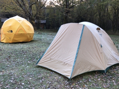 徳澤キャンプキャンプ場の常設テントも氷点下で凍っていた