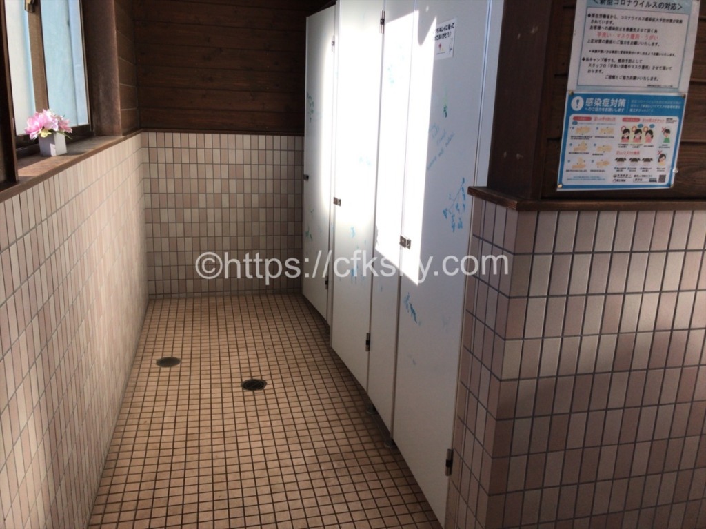 日川浜オートキャンプのトイレ